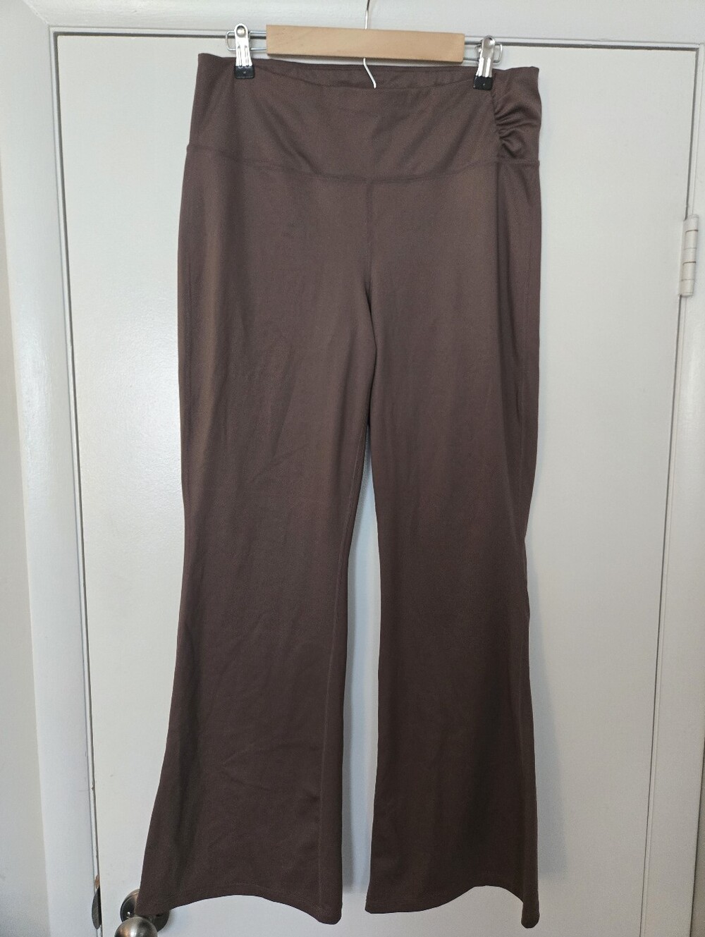 StretchTheRules Chocolate Brown Flare Leg Yoga Pants Size Large